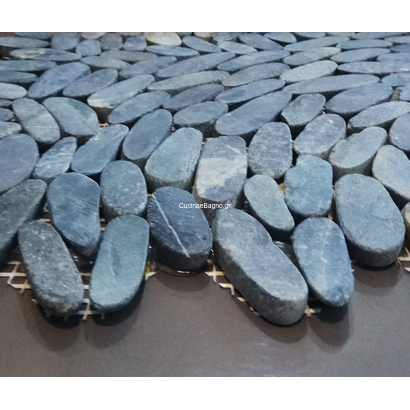 Βότσαλο Κομμένο Μαύρο Οβάλ Σε Δίχτυ 30x30